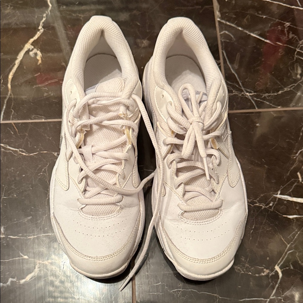 Women's White Nike Shoes for tennis